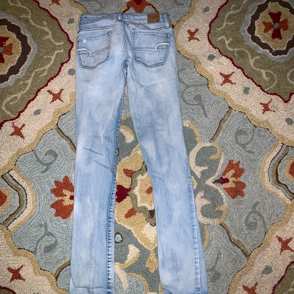 American Eagle size 0 ripped skinny jeans. - Picture 2 of 3